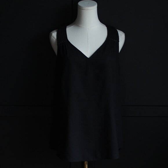 Old Navy | NWT Sleeveless Black Blouse w Embroidered Lace Detail - Picture 1 of 8